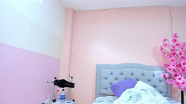 littletammy4u  online show from November 17, 12:39 pm