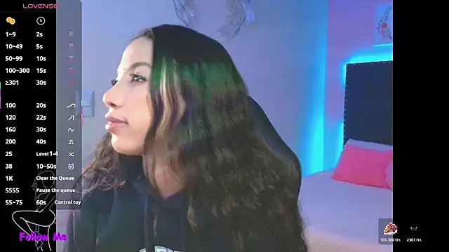 Snapshot of SallyWhitee chatting on October 23, 3:56 am SallyWhitee online show from October 23, 3:56 am