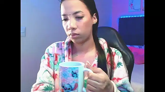 Snapshot of SallyWhitee chatting on September 24, 4:33 am SallyWhitee online show from September 24, 4:33 am