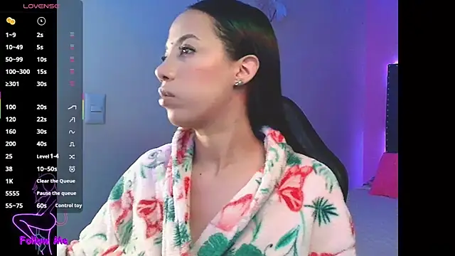 Snapshot of SallyWhitee chatting on September 30, 5:13 am SallyWhitee online show from September 30, 5:13 am