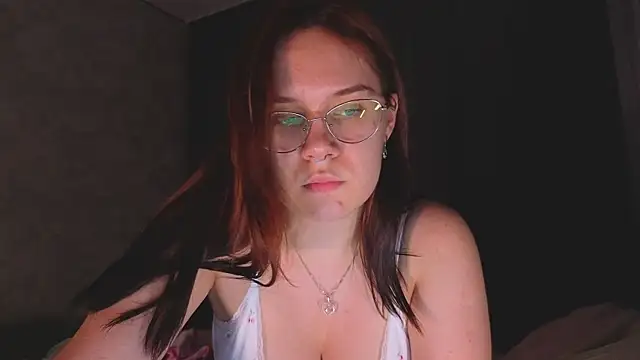 Mia Luw online show from July 31, 3:57 pm