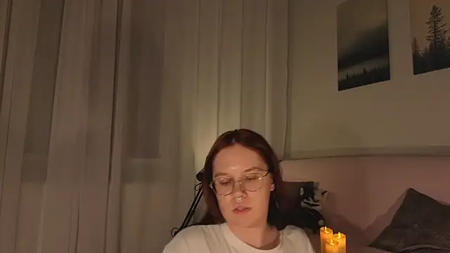 Mia Luw online show from July 11, 8:42 pm