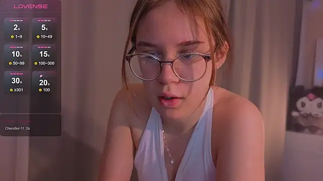 Snapshot of Mia_Luw chatting on October 11, 4:50 am Mia Luw online show from October 11, 4:50 am