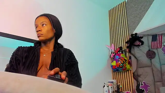 Snapshot of dafnnelewis chatting on October 20, 11:24 am dafnnelewis online show from October 20, 11:24 am