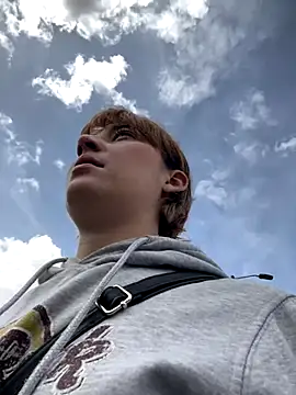 Maggie Geller online show from December 2, 5:15 pm