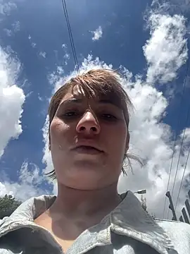 Maggie Geller online show from November 18, 3:46 pm