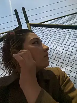 Snapshot of Maggie_Geller chatting on October 27, 10:59 pm Maggie Geller online show from October 27, 10:59 pm