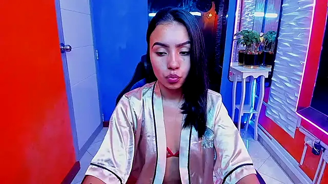 Snapshot of julieta_fn chatting on October 4, 1:28 pm julieta fn online show from October 4, 1:28 pm