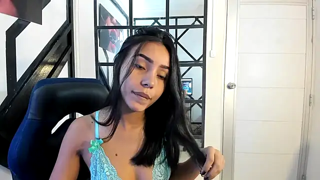 Snapshot of julieta_fn chatting on September 22, 1:09 pm julieta fn online show from September 22, 1:09 pm