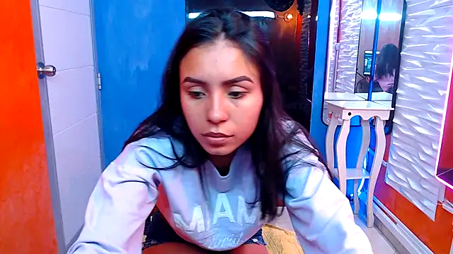 Snapshot of julieta_fn chatting on October 8, 1:48 pm julieta fn online show from October 8, 1:48 pm