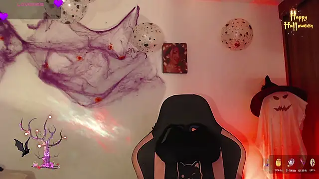 Snapshot of alaia_sweetxxx chatting on October 29, 1:43 am alaia sweetxxx online show from October 29, 1:43 am