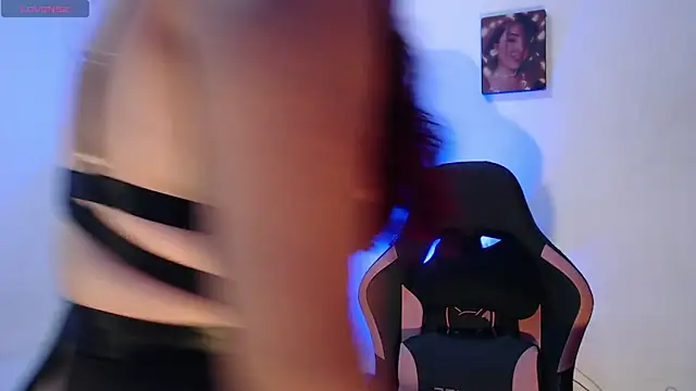 Snapshot of alaia_sweetxxx chatting on October 21, 1:20 am alaia sweetxxx online show from October 21, 1:20 am