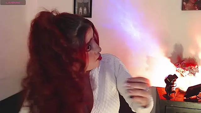 Snapshot of alaia_sweetxxx chatting on October 11, 1:10 am alaia sweetxxx online show from October 11, 1:10 am