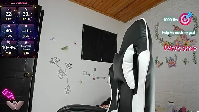 Snapshot of alisson_hoffman05 chatting on November 1, 1:04 pm alisson hoffman05 online show from November 1, 1:04 pm