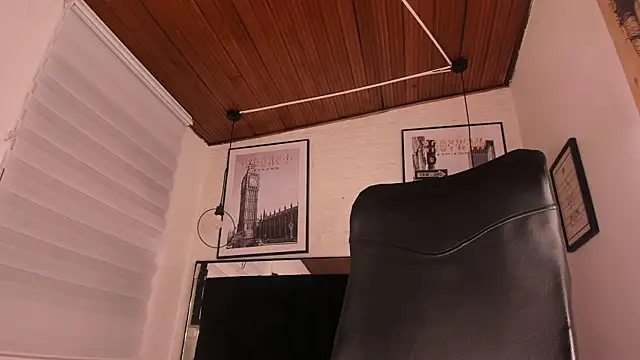 tylla  online show from October 3, 4:17 am