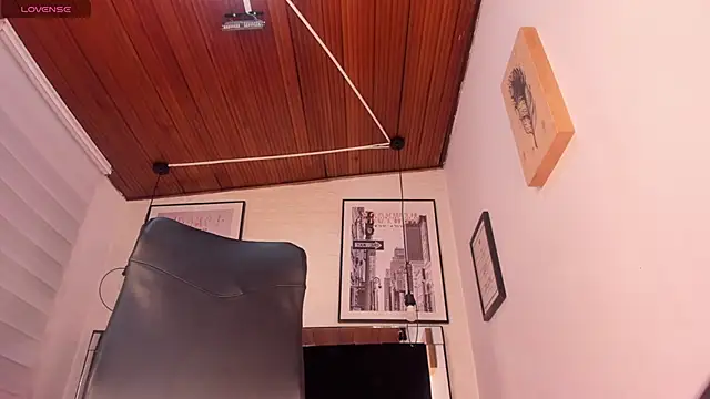 tylla  online show from November 29, 4:27 am