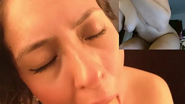 Snapshot of sophia_dumont chatting on September 21, 11:58 pm sophia dumont online show from September 21, 11:58 pm