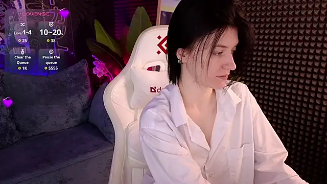 Snapshot of roxy_riot_ chatting on September 26, 1:47 am roxy riot online show from September 26, 1:47 am