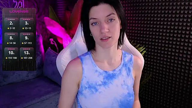 Snapshot of roxy_riot_ chatting on October 11, 1:43 am roxy riot online show from October 11, 1:43 am