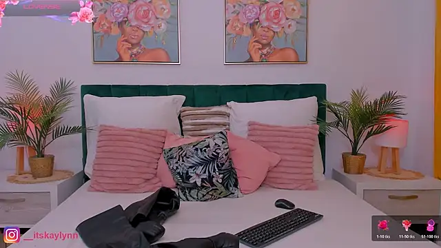 Kaylynn online show from November 18, 4:13 am