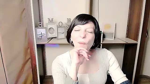  AngeliaFlow  online show from February 6, 9:45 am