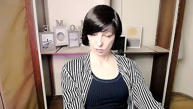  AngeliaFlow  online show from February 14, 8:38 am