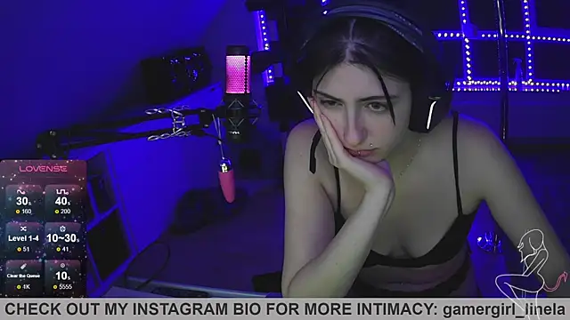 Snapshot of Gamergirl-Linela chatting on October 2, 2:05 am Gamergirl-Linela online show from October 2, 2:05 am