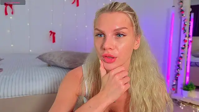 Nicole Hampton online show from March 27, 5:13 pm