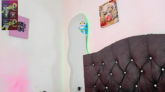 Snapshot of Vickyallien chatting on October 4, 4:33 pm Vickyallien online show from October 4, 4:33 pm