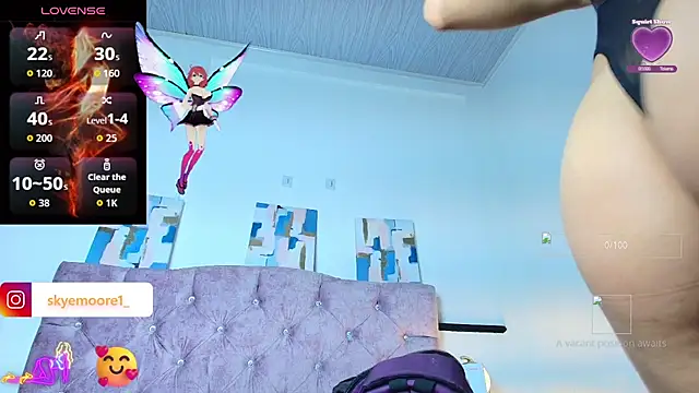 Skye Moore online show from October 7, 6:56 pm