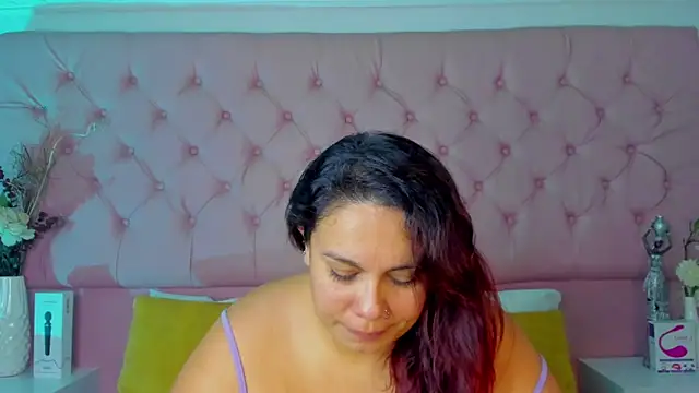 Snapshot of KourtneyEvans chatting on September 25, 5:33 pm KourtneyEvans online show from September 25, 5:33 pm