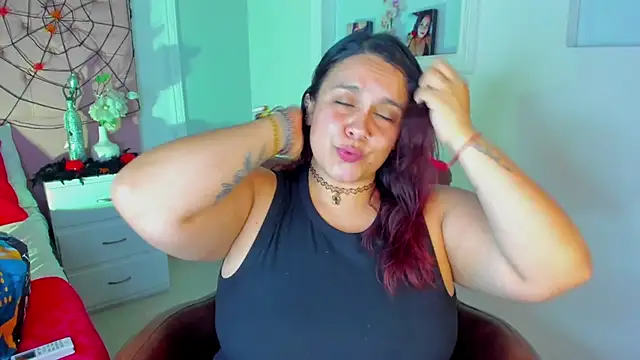 Snapshot of KourtneyEvans chatting on October 17, 7:39 pm KourtneyEvans online show from October 17, 7:39 pm