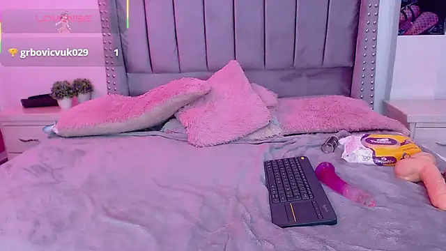 Snapshot of melody_toy chatting on September 11, 8:42 pm melody toy online show from September 11, 8:42 pm