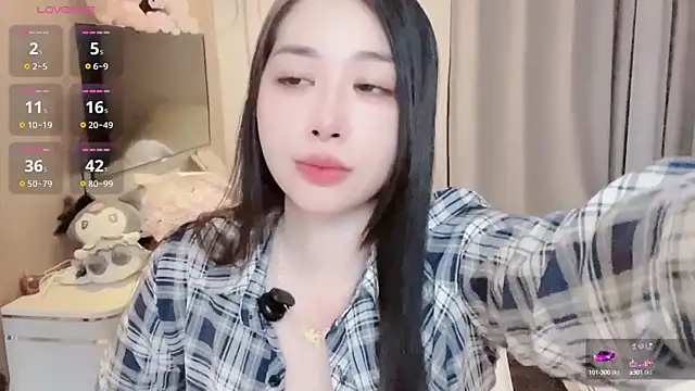 Moonccoi online show from October 3, 12:10 pm