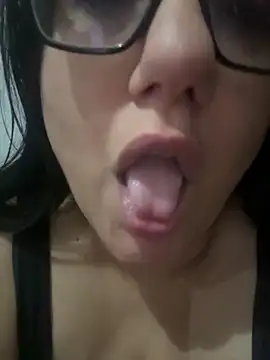 daianaspencer online show from December 22, 8:39 am