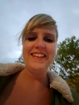 Sexybiene969 online show from October 7, 4:44 pm