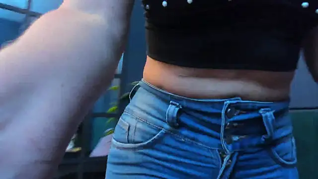 scarlet edwars online show from October 25, 7:21 pm