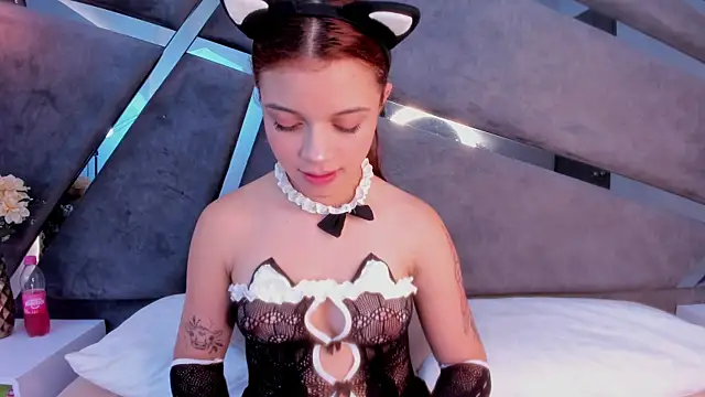 Snapshot of Giselle_Lauren chatting on October 31, 7:51 pm Giselle Lauren online show from October 31, 7:51 pm