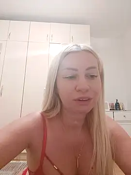 Snapshot of visnjica chatting on October 21, 9:19 pm visnjica online show from October 21, 9:19 pm