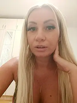 Snapshot of visnjica chatting on October 3, 10:15 pm visnjica online show from October 3, 10:15 pm