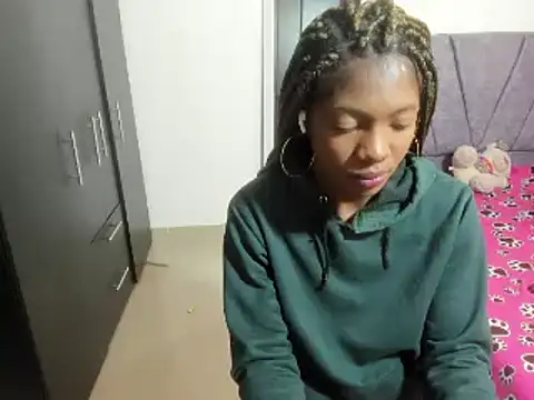 Snapshot of enyelsalas2 chatting on October 7, 12:15 am enyelsalas2 online show from October 7, 12:15 am