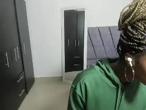 Snapshot of enyelsalas2 chatting on October 2, 12:15 am enyelsalas2 online show from October 2, 12:15 am