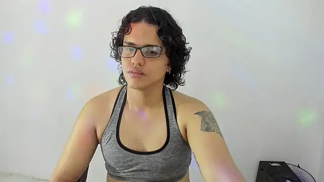 Snapshot of Diane_blossom chatting on October 7, 5:50 pm Diane blossom online show from October 7, 5:50 pm