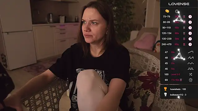 Snapshot of alexa_feels_ chatting on October 5, 6:46 pm alexa feels  online show from October 5, 6:46 pm