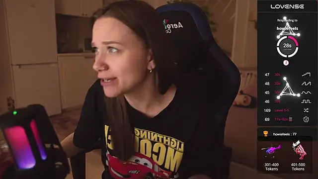 Snapshot of alexa_feels_ chatting on October 3, 4:12 pm alexa feels  online show from October 3, 4:12 pm