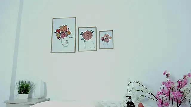 Snapshot of alejandra-cortes chatting on October 4, 12:22 pm alejandra-cortes online show from October 4, 12:22 pm