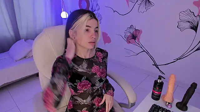 Snapshot of Isabela_Fiorelli chatting on October 14, 1:25 pm Isabela Fiorelli online show from October 14, 1:25 pm