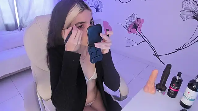 Snapshot of Isabela_Fiorelli chatting on October 16, 1:58 pm Isabela Fiorelli online show from October 16, 1:58 pm