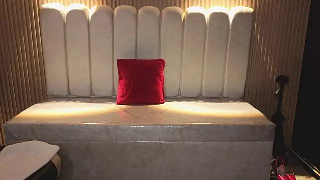 Cute Angell  online show from January 13, 3:23 am