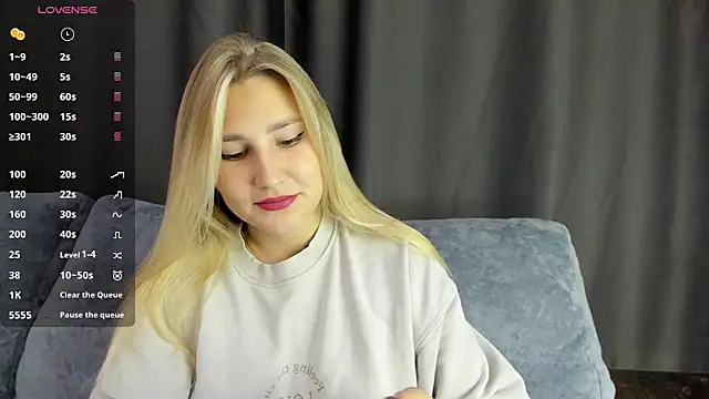 Snapshot of And1sa chatting on September 18, 12:58 pm And1sa online show from September 18, 12:58 pm